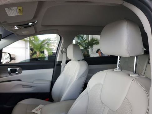 Certified 2023 Kia Sorento S w/ Panoramic Sunroof Package image 14