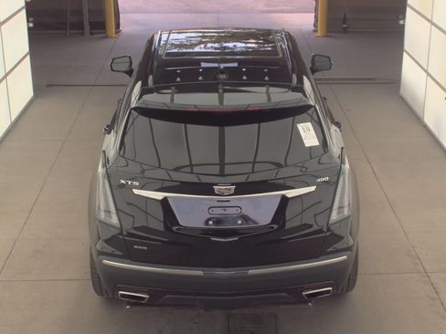 Used 2022 Cadillac XT5 Sportv w/ Platinum Package AWD/4WD image 6
