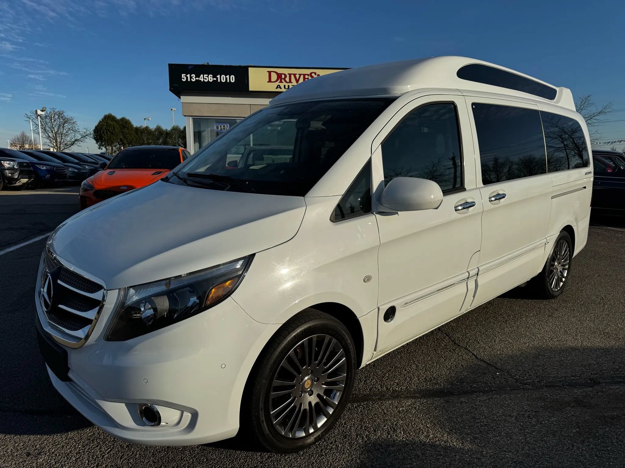 Used 2017 Mercedes-Benz Metris Passenger image 2