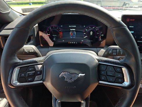 Used 2025 Ford Mustang Coupe RWD image 22