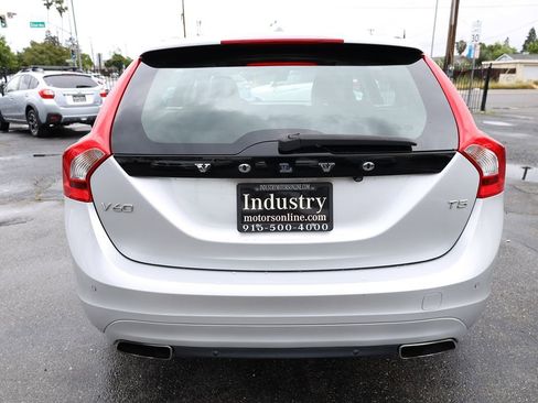 Used 2015 Volvo V60 T5 Premier FWD image 7