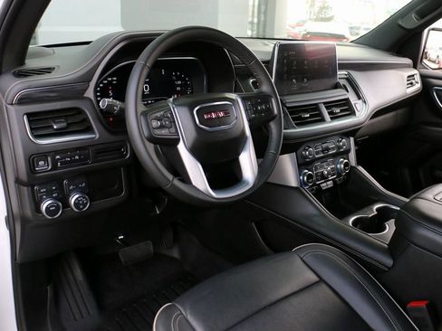 Used 2024 GMC Yukon SLT image 23