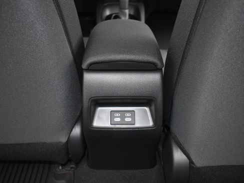 Used 2025 Toyota Corolla LE image 18