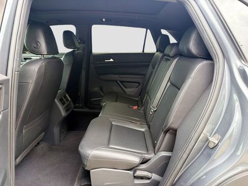 Used 2020 Volkswagen Atlas Cross Sport SE w/ Panoramic Sunroof Package FWD image 20