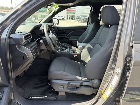 Certified 2025 Toyota Tacoma SR5 image 19