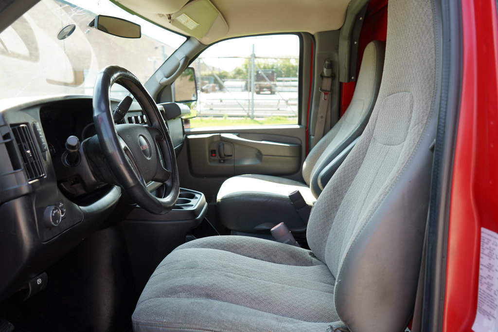 Used 2014 GMC Savana 3500 RWD image 8