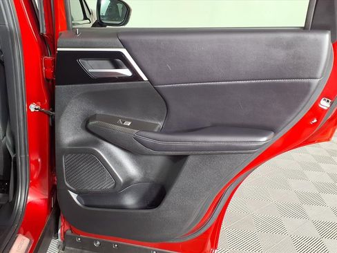 Used 2024 Mitsubishi Outlander SE image 10