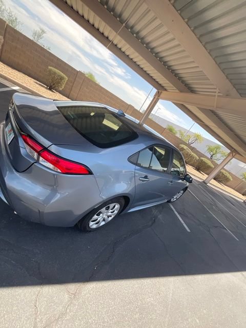 Used 2021 Toyota Corolla LE FWD image 3