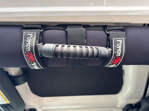 Used 2023 Jeep Wrangler Unlimited Rubicon 4xe image 19