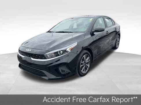 Certified 2022 Kia Forte LXS w/ LXS Technology Package image 3