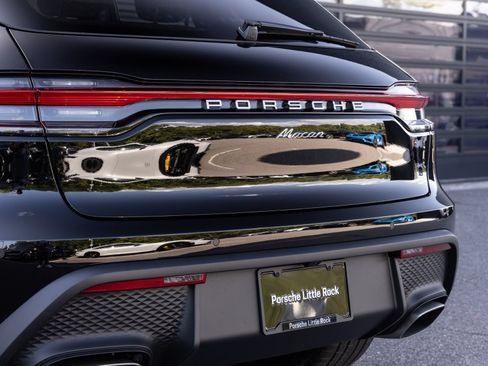 Certified 2026 Porsche Macan AWD/4WD image 12