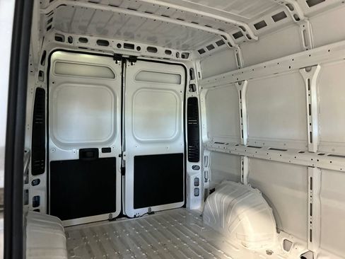 Used 2026 RAM ProMaster 2500 w/ Convenience Group FWD image 27