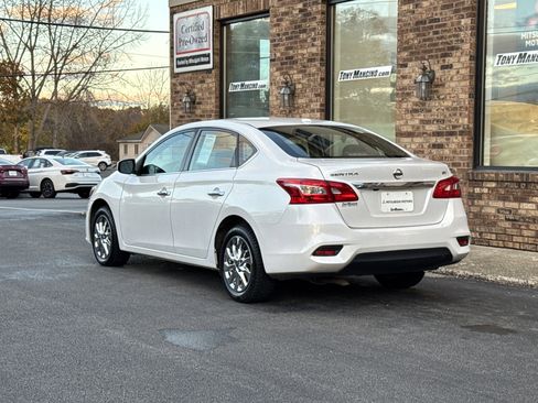 Used 2019 Nissan Sentra SV image 3
