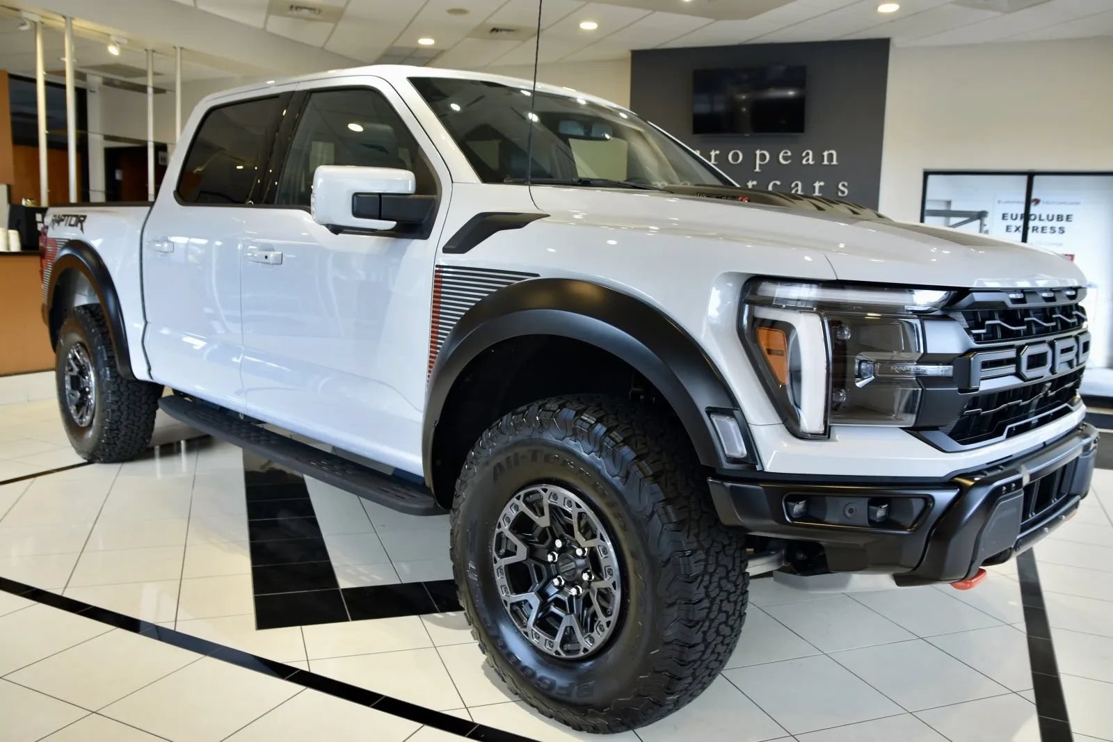 Used 2025 Ford F150 Raptor w/ Equipment Group 803A Raptor R AWD/4WD image 1