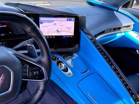 Used 2022 Chevrolet Corvette Stingray Premium Conv w/ Z51 Performance Package RWD image 6