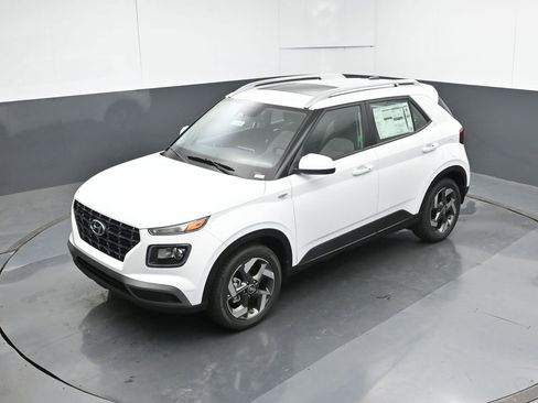 New 2026 Hyundai Venue SEL FWD image 18