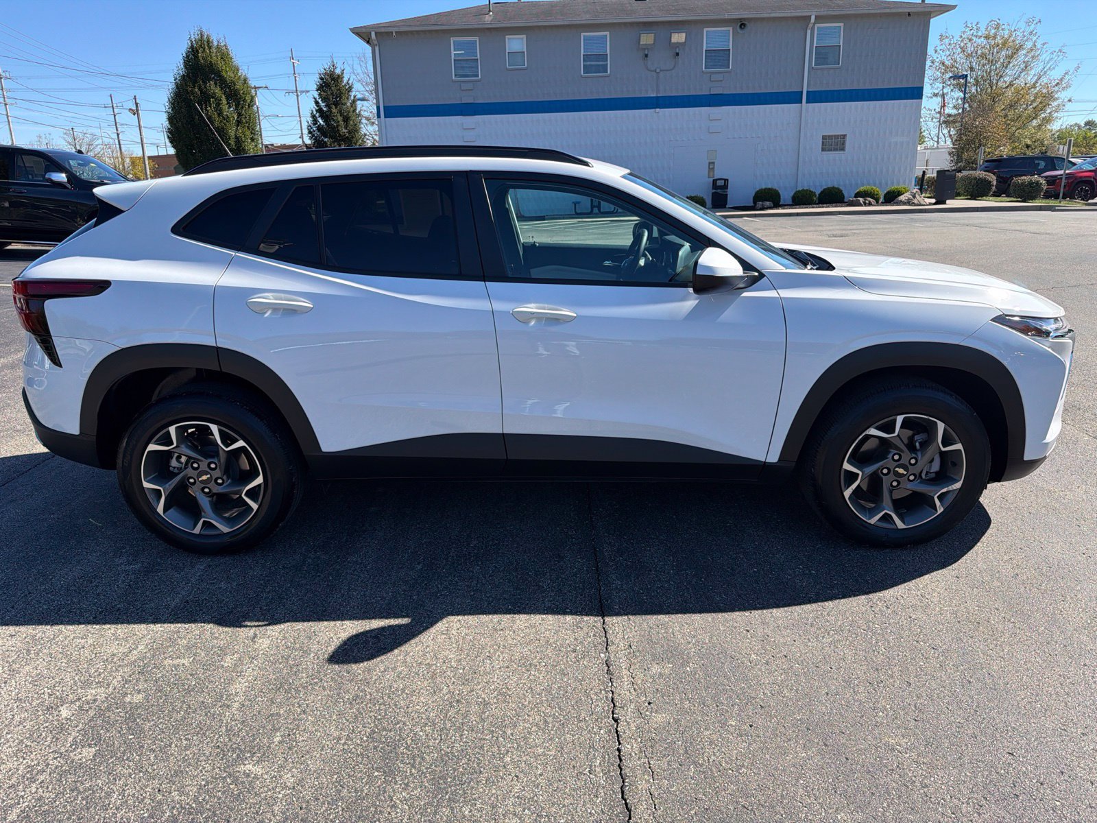 Used 2025 Chevrolet Trax LT w/ Driver Confidence Package FWD image 6