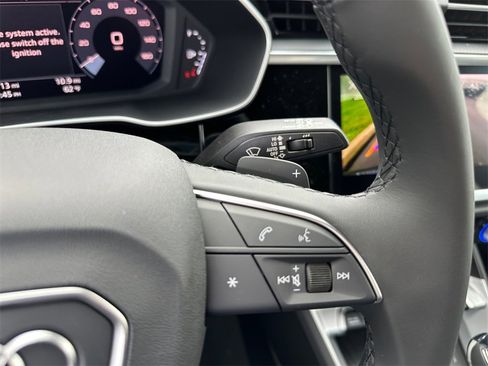 New 2025 Audi Q3 2.0T Premium image 23