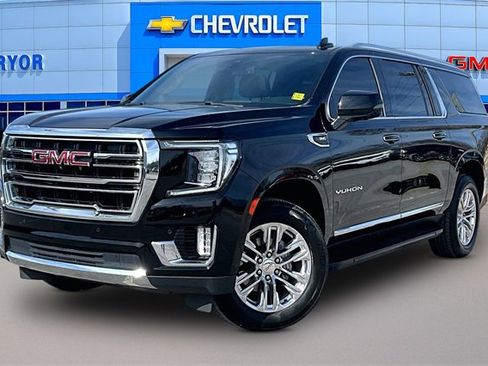 Used 2022 GMC Yukon XL SLT w/ SLT Premium Package image 3