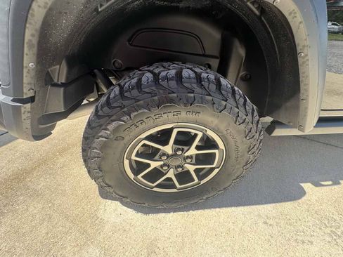Used 2025 Jeep Wrangler Unlimited Rubicon w/ Convenience Group AWD/4WD image 30