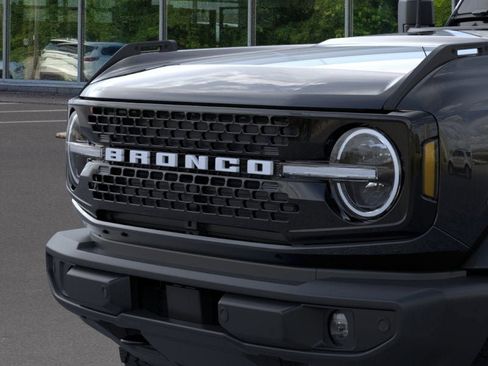 New 2026 Ford Bronco Outer Banks w/ Black Appearance Package image 19