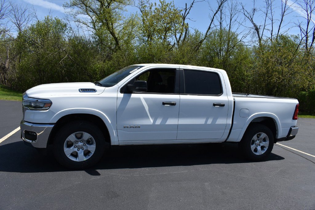 New 2026 RAM 1500 Big Horn AWD/4WD image 9