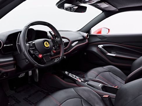 Used 2020 Ferrari F8 Tributo RWD image 2