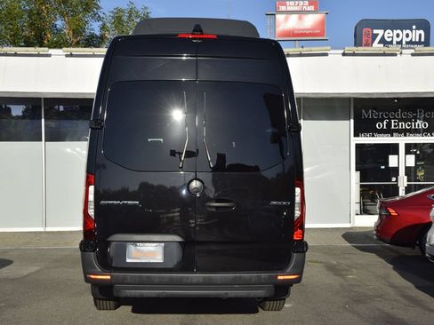 Used 2024 Mercedes-Benz Sprinter 2500 image 5