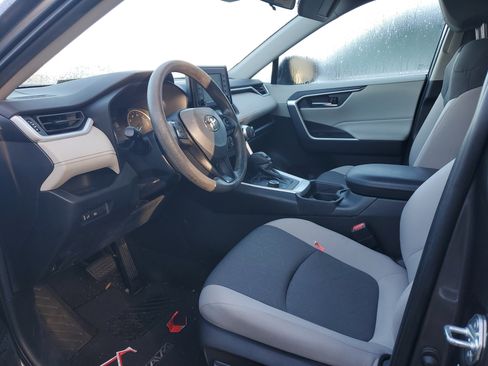 Used 2021 Toyota RAV4 XLE image 7