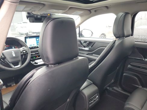 New 2026 Lincoln Corsair Premiere image 26