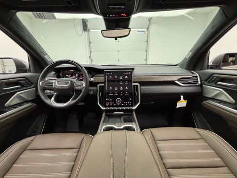 New 2027 GMC Acadia Denali Ultimate w/ LPO, Floor Liner Package AWD/4WD image 3