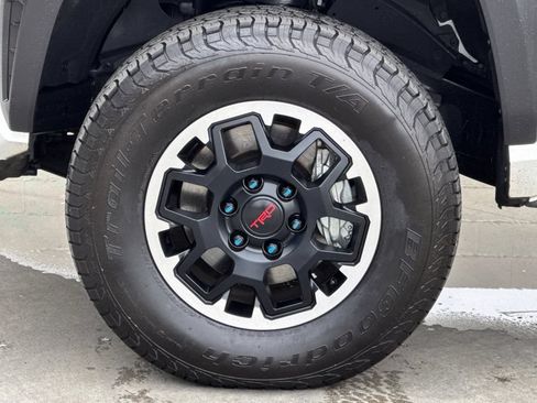 Used 2024 Toyota Tacoma TRD Off-Road AWD/4WD image 31