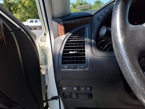 Used 2019 Nissan Armada Platinum w/ Captain's Chairs Package AWD/4WD image 16