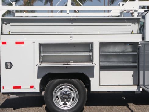 Used 2023 Ford F250 XL w/ XL Chrome Package RWD image 11