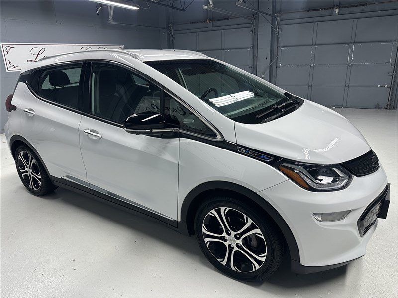 Used 2020 Chevrolet Bolt Premier w/ Infotainment Package FWD image 8