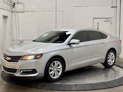 Used 2019 Chevrolet Impala LT FWD image 4
