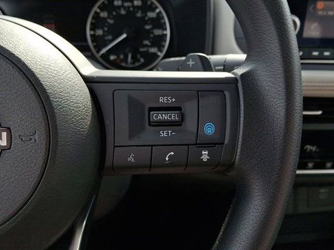 Used 2024 Nissan Rogue SV image 26