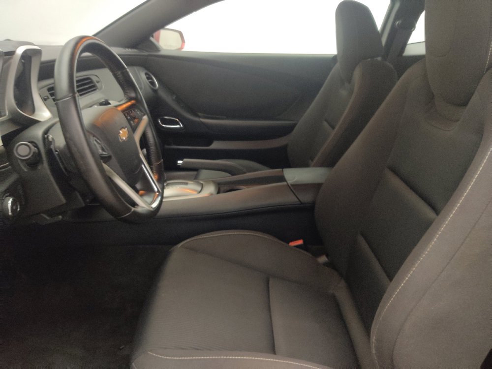 Used 2015 Chevrolet Camaro LT RWD image 17
