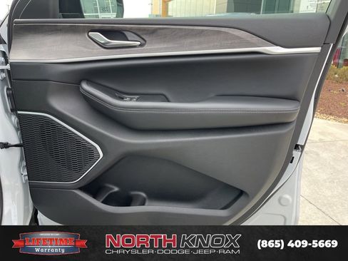 New 2026 Jeep Grand Cherokee L Limited AWD/4WD image 30