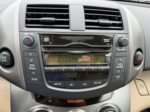 Used 2011 Toyota RAV4 4WD image 88