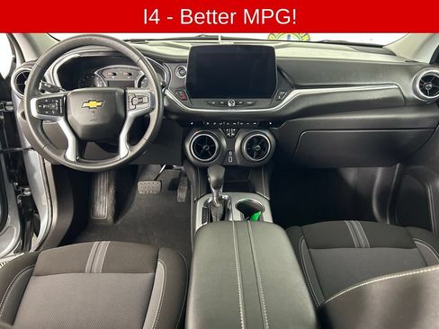 Used 2025 Chevrolet Blazer LT AWD/4WD image 8