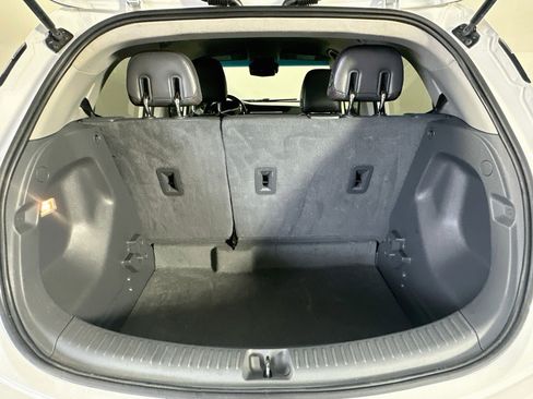 Used 2019 Chevrolet Bolt Premier w/ Infotainment Package FWD image 27