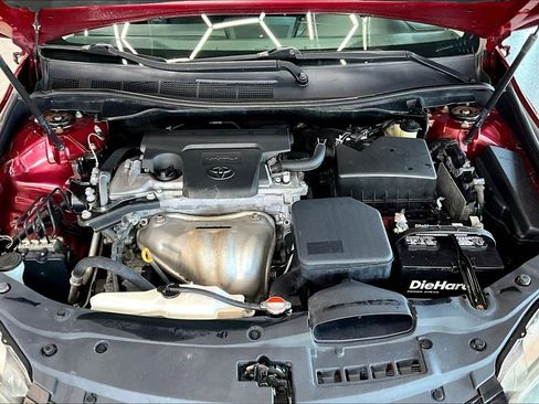 Used 2016 Toyota Camry SE FWD image 29