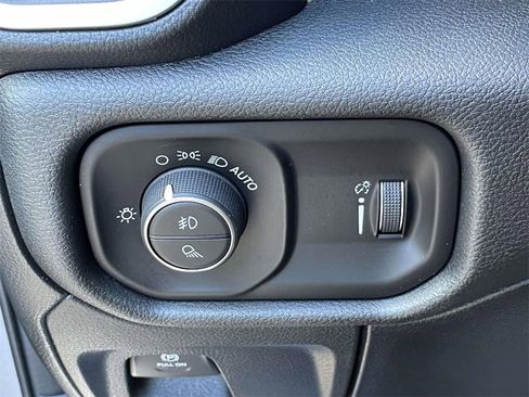 Used 2021 RAM 1500 Big Horn image 18