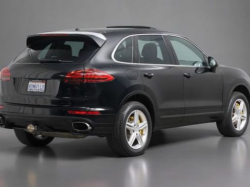 Used 2015 Porsche Cayenne Diesel AWD/4WD image 2