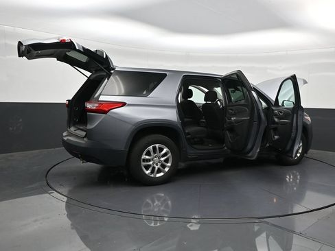 Used 2020 Chevrolet Traverse LS FWD image 31
