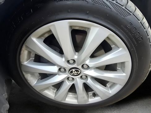 Used 2020 Toyota Camry LE image 17