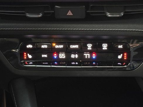 Certified 2023 Buick Envision Preferred w/ Sport Touring Package image 21