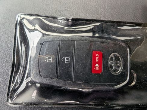 Used 2024 Toyota Prius LE image 36