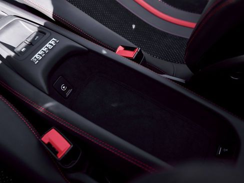 Used 2022 Ferrari F8 Tributo image 67